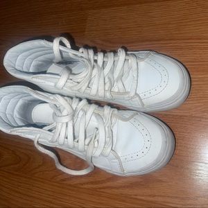 Like New white boys Vans sneakers size 4Y !